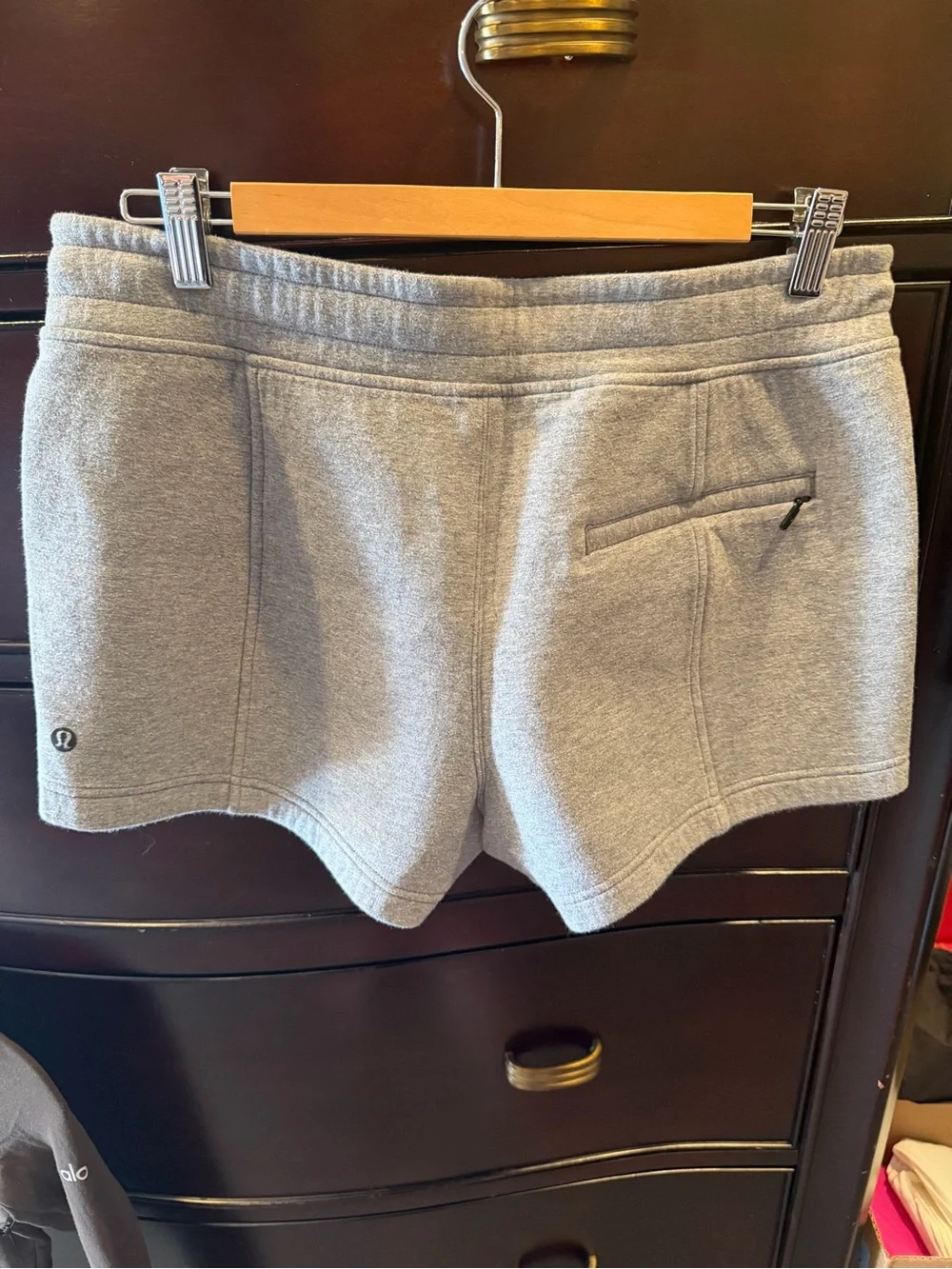 Lululemon Drawstring Women’s Shorts — Light Gray. Size 10